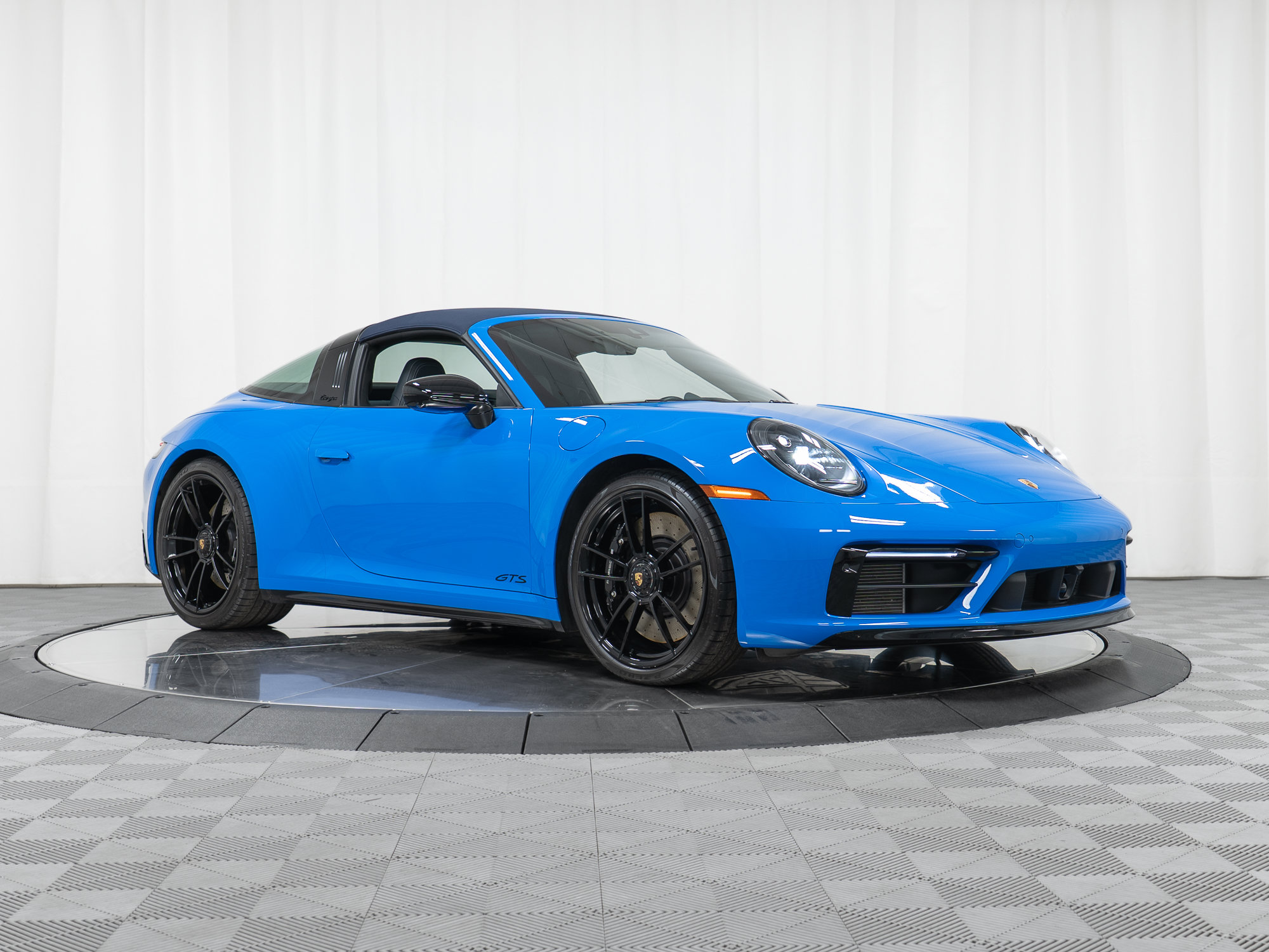 Certified 2023 Porsche 911 Targa 4 GTS w/ Premium Package AWD/4WD image 35
