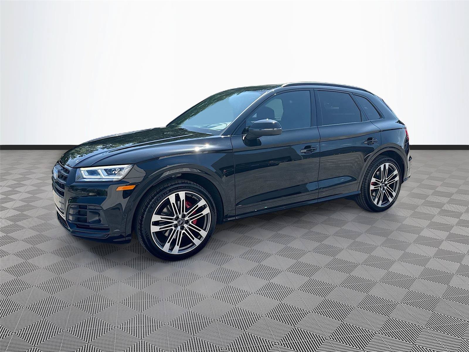 Used 2019 Audi SQ5 Prestige w/ Prestige Package AWD/4WD image 3