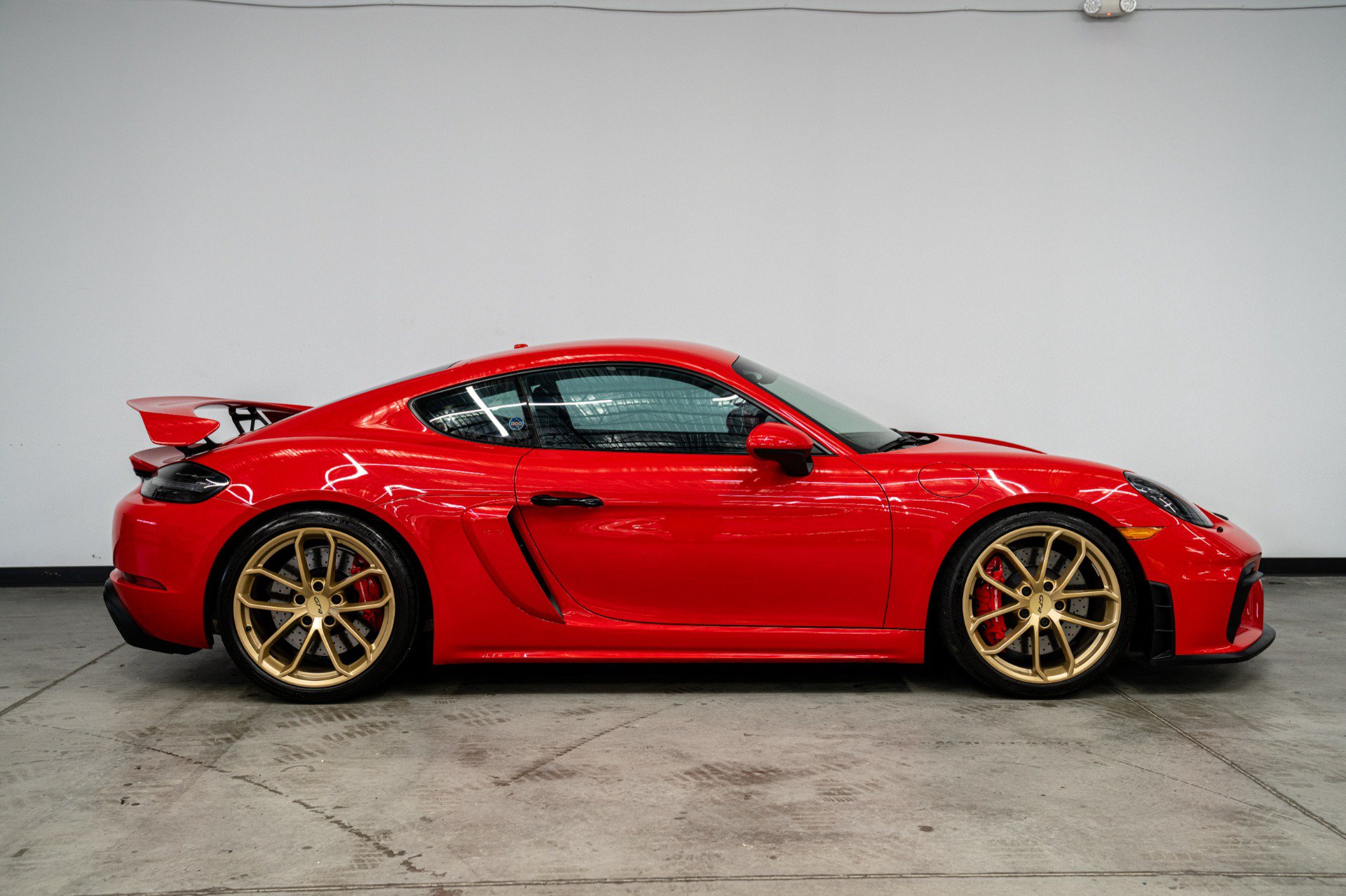 Used 2020 Porsche 718 Cayman GT4 RWD image 44