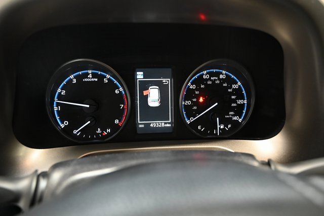 Used 2018 Toyota RAV4 LE image 26