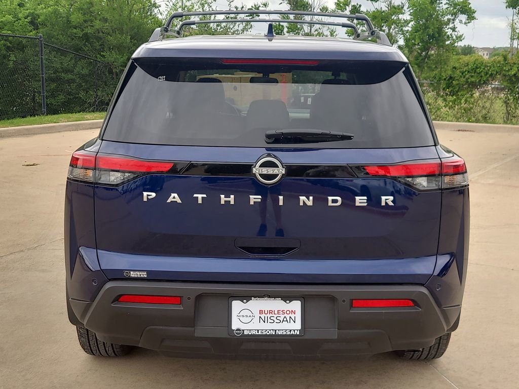 Certified 2025 Nissan Pathfinder SV image 3