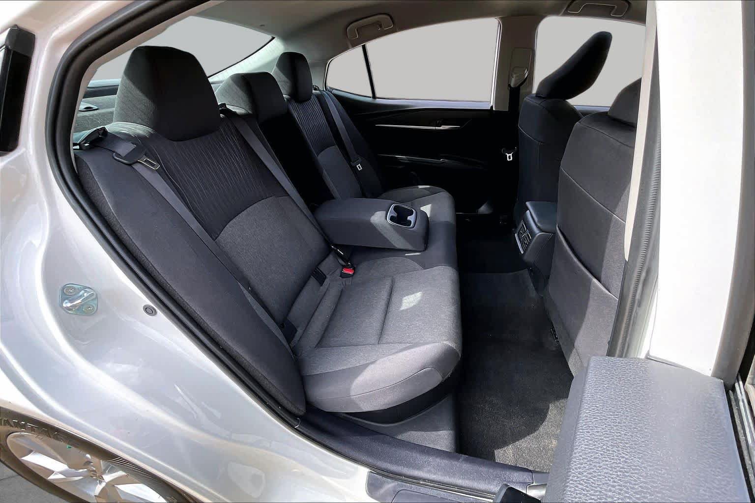 Used 2025 Toyota Camry LE FWD image 18