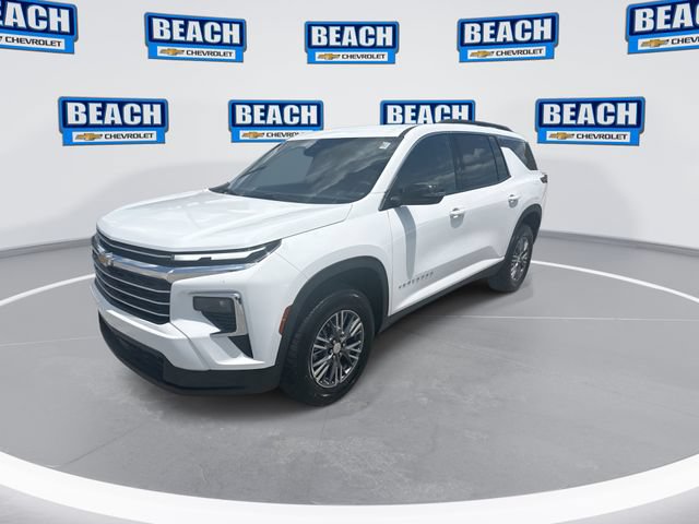 Used 2025 Chevrolet Traverse LT FWD image 4