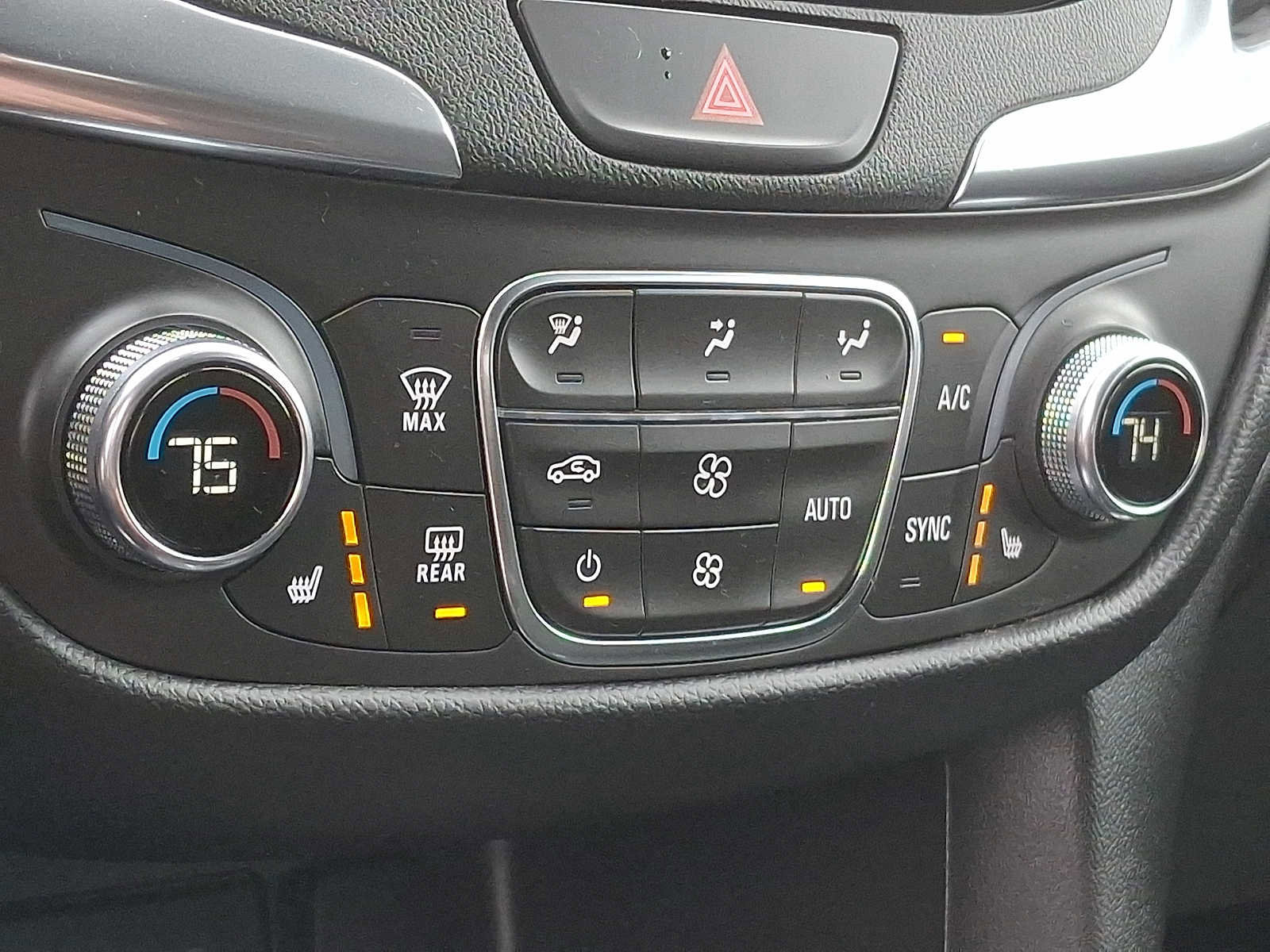 Used 2021 Chevrolet Equinox LT image 14