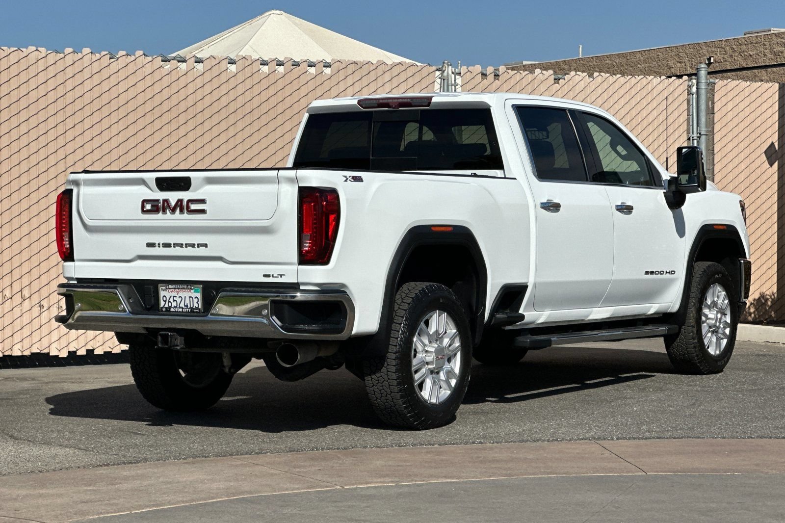 Used 2021 GMC Sierra 2500 SLT w/ SLT Preferred Package AWD/4WD image 4