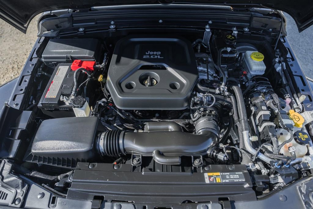 Used 2020 Jeep Wrangler Unlimited Sahara image 21