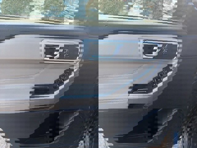 Used 2023 Ford Explorer XLT w/ Equipment Group 202A image 8