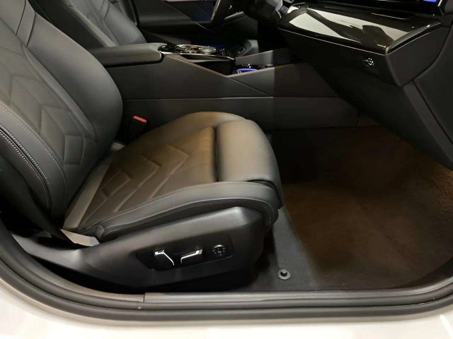 Used 2026 BMW 530i RWD image 79
