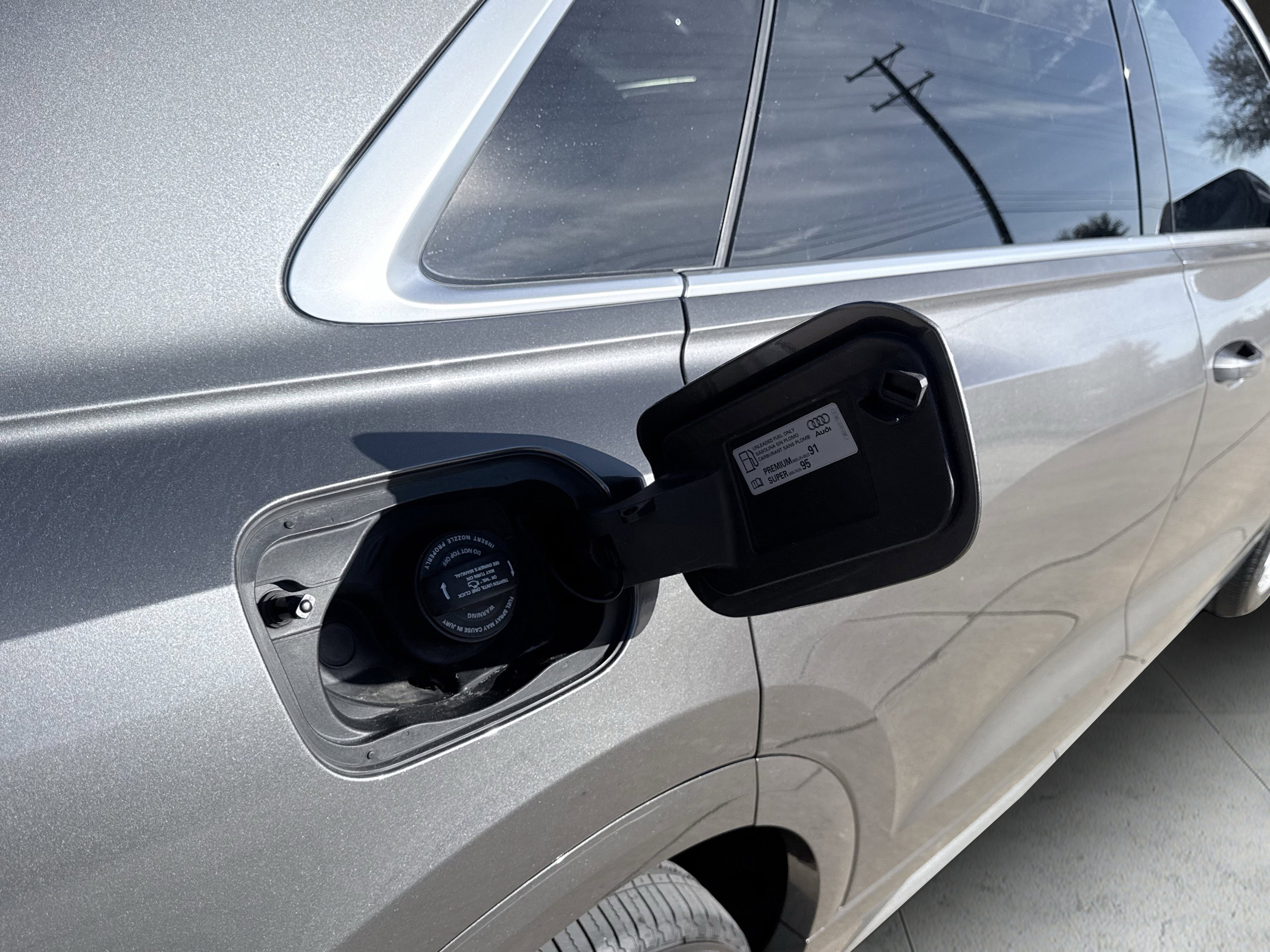 Used 2019 Audi Q8 Premium Plus w/ Premium Plus image 39