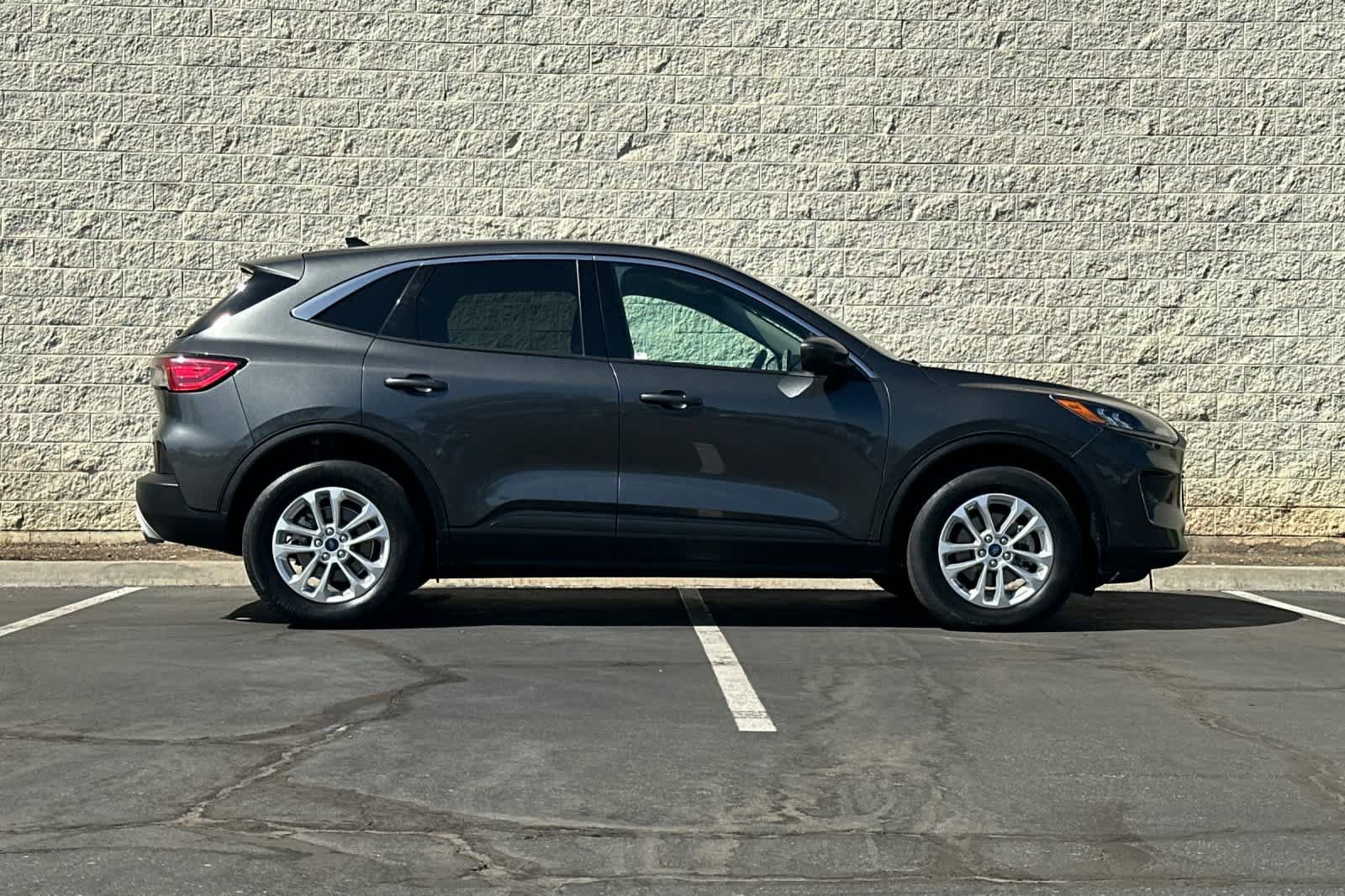Certified 2020 Ford Escape SE AWD/4WD image 9