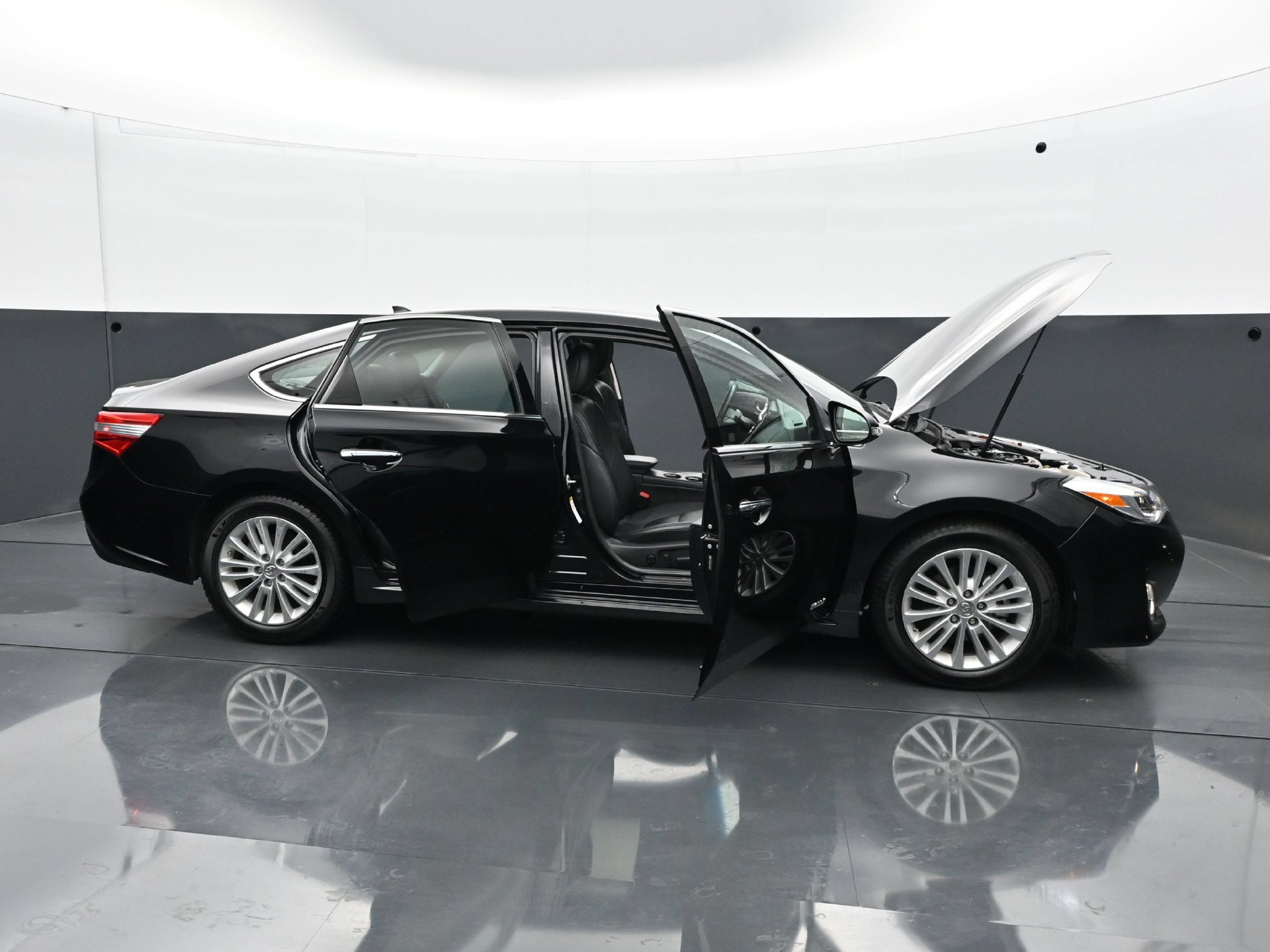 Used 2014 Toyota Avalon Limited FWD image 36