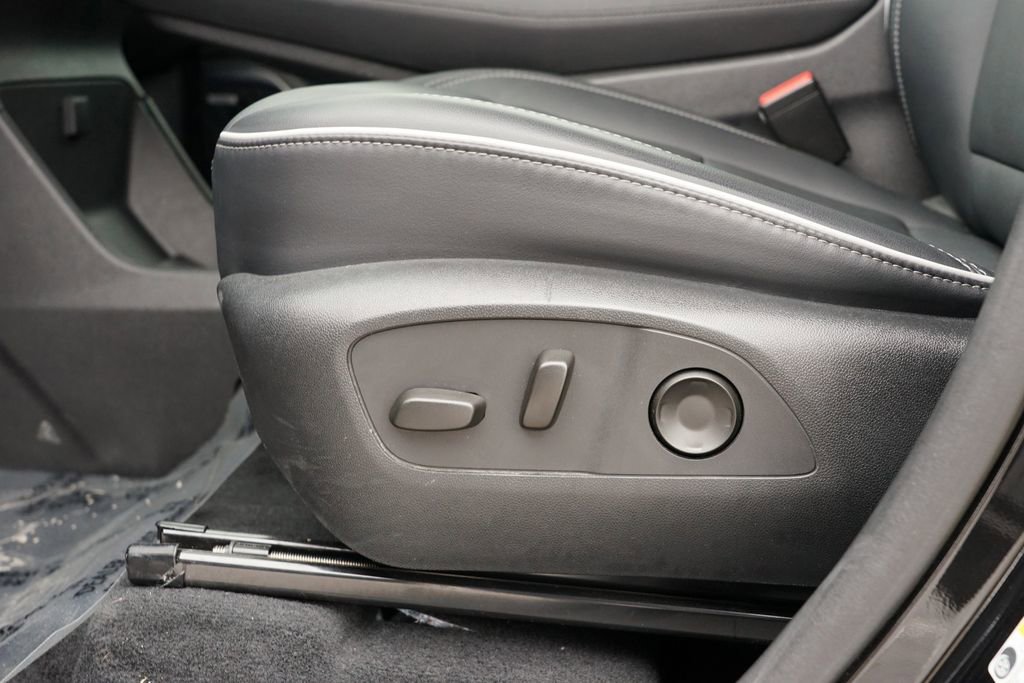 Used 2025 Buick Enclave Preferred image 15