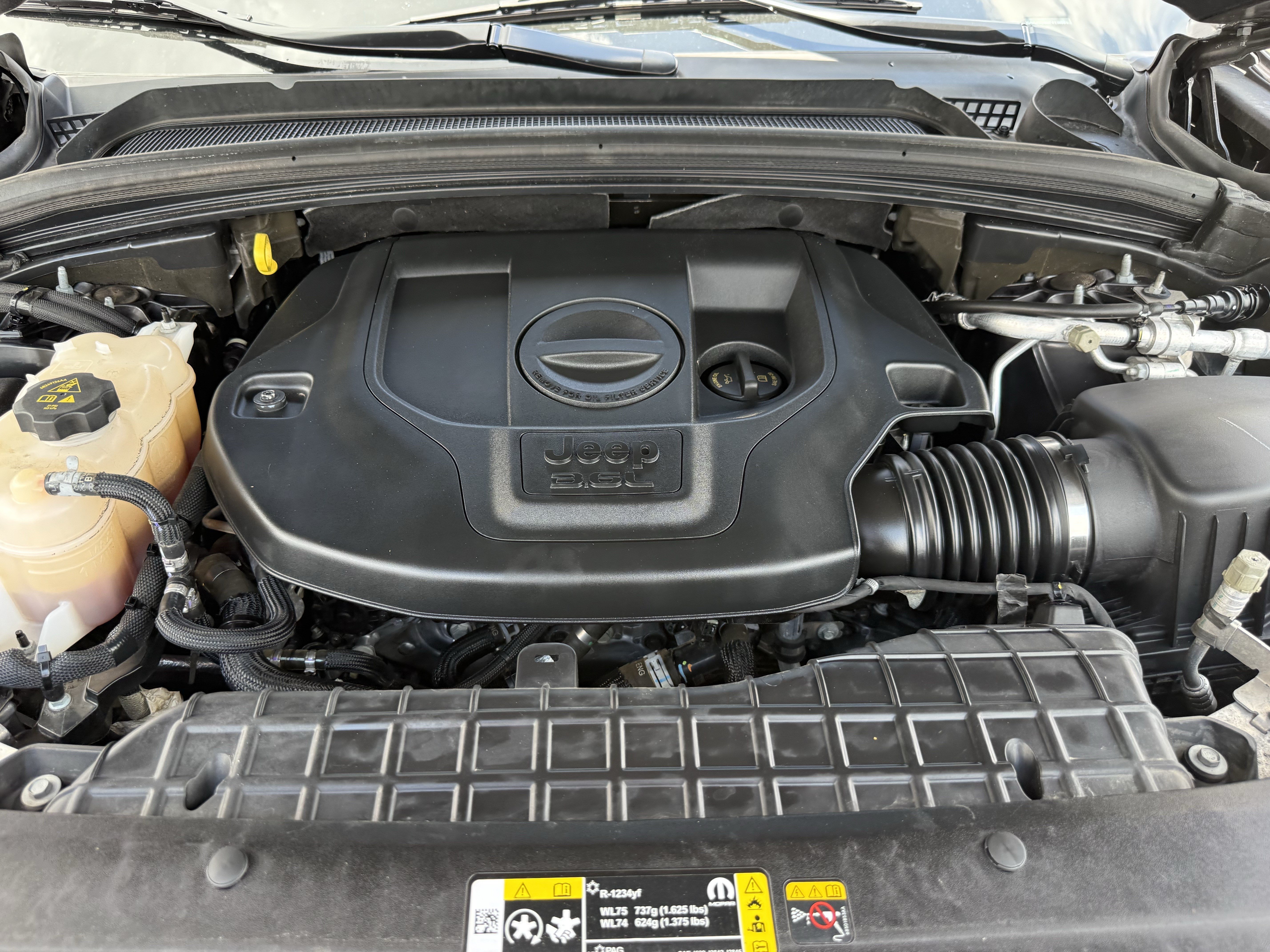 Used 2023 Jeep Grand Cherokee Overland RWD image 33