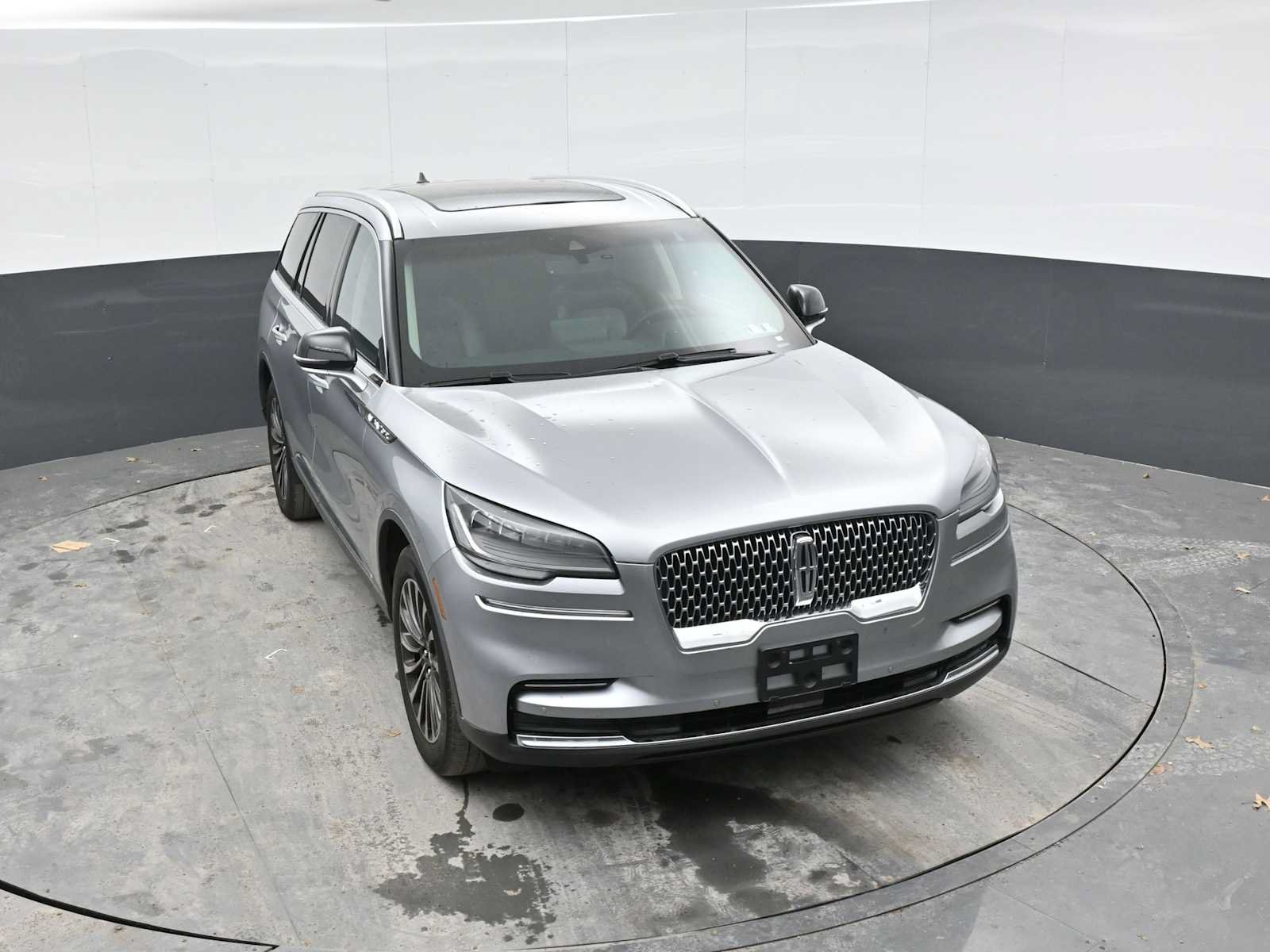 Used 2023 Lincoln Aviator AWD w/ Premium Package image 16