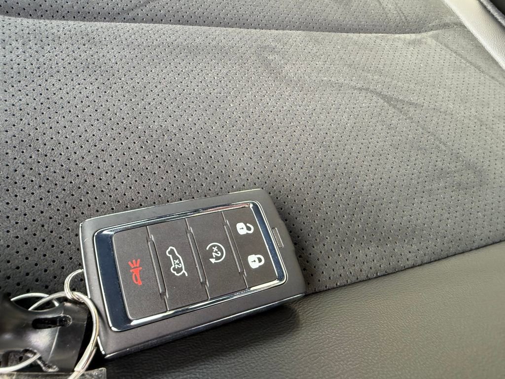 New 2025 Jeep Grand Cherokee Altitude image 26