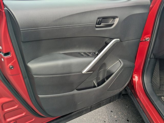 Used 2025 Toyota Corolla Cross LE image 10