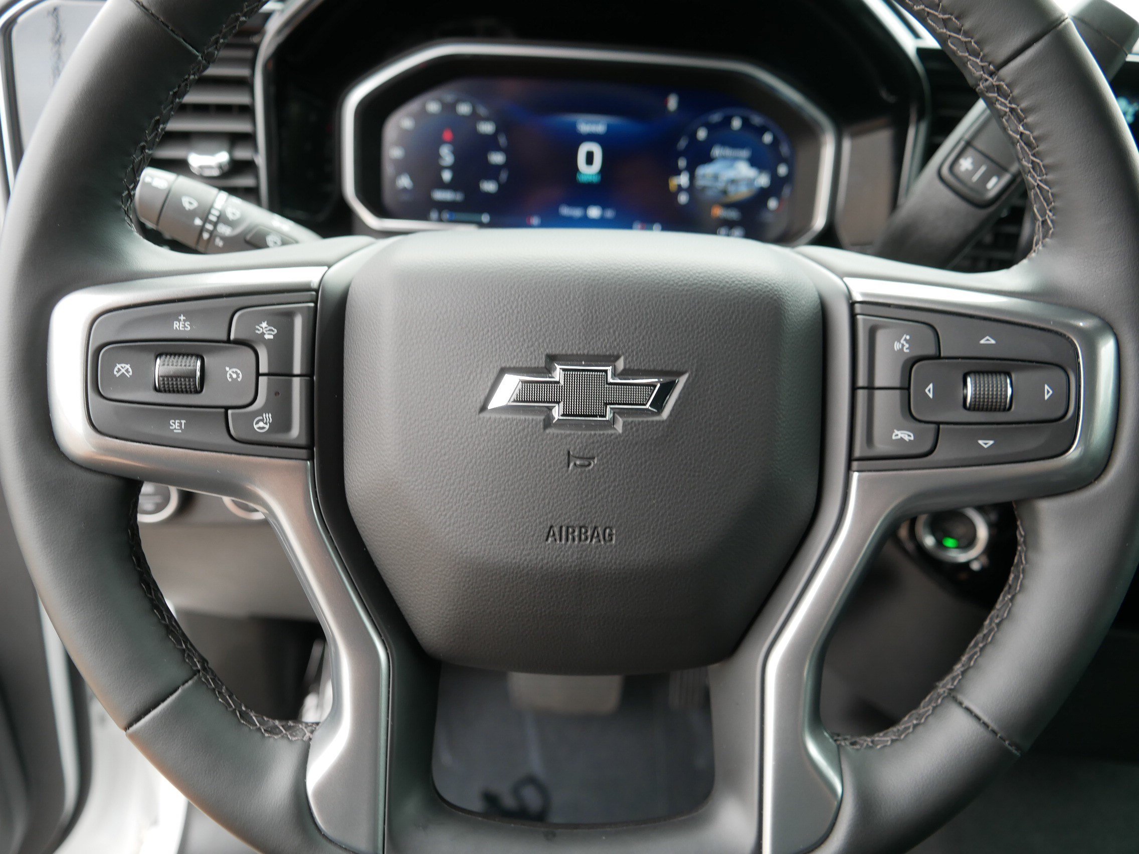 Certified 2026 Chevrolet Silverado 1500 RST AWD/4WD image 25