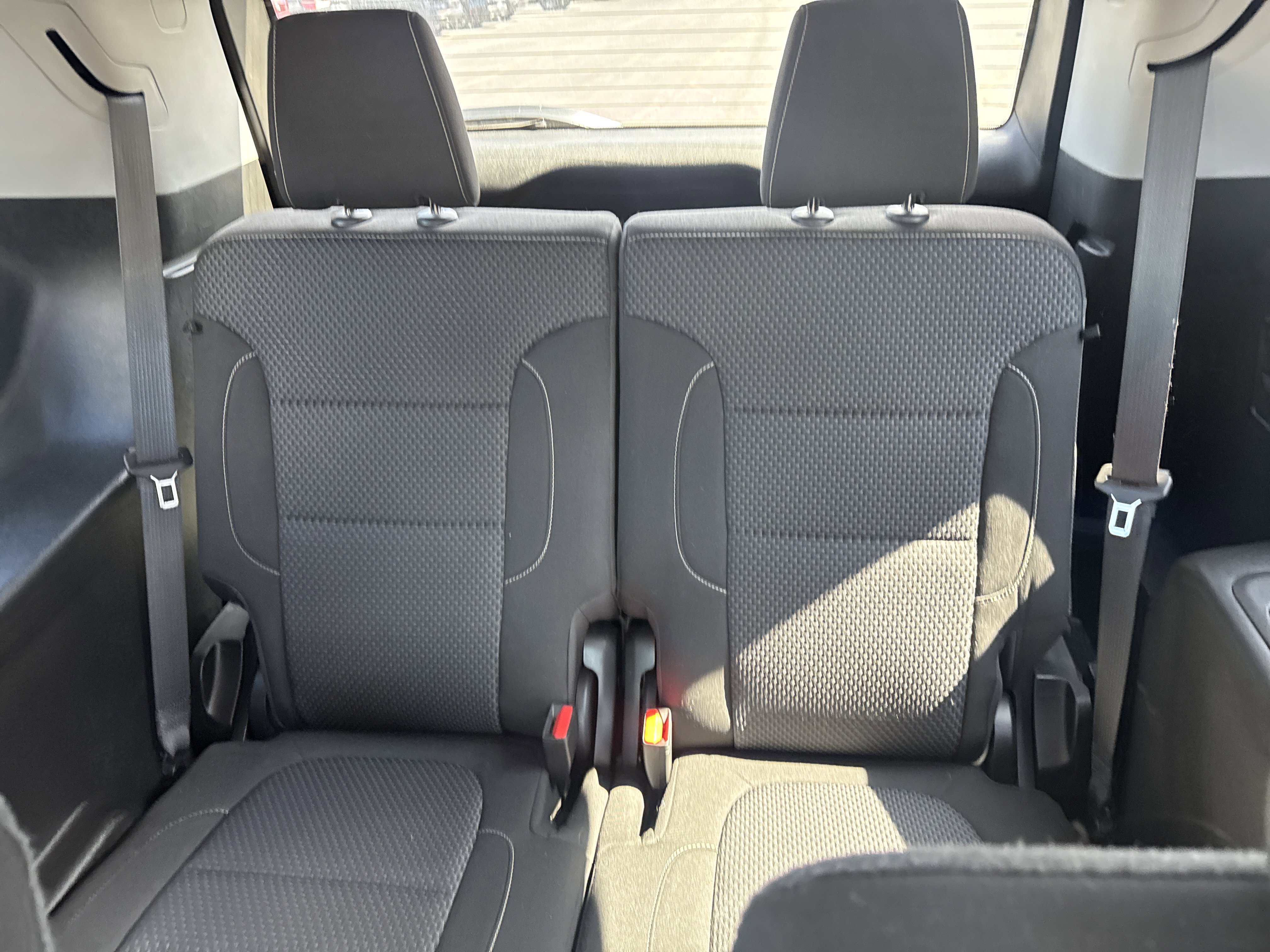 Used 2023 GMC Acadia SLE w/ Driver Convenience Package image 14