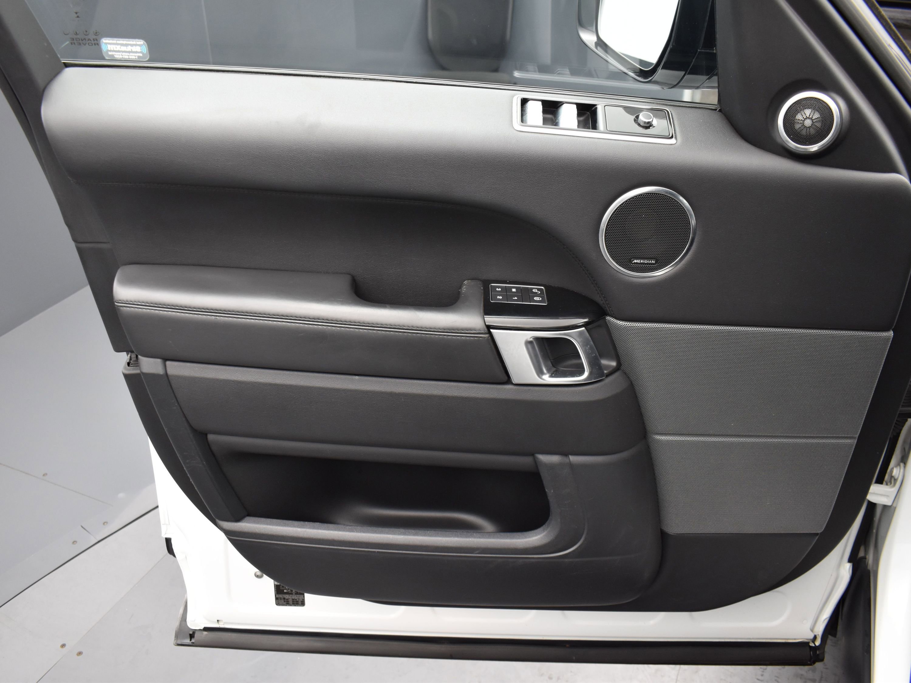 Used 2019 Land Rover Range Rover Sport HSE image 9