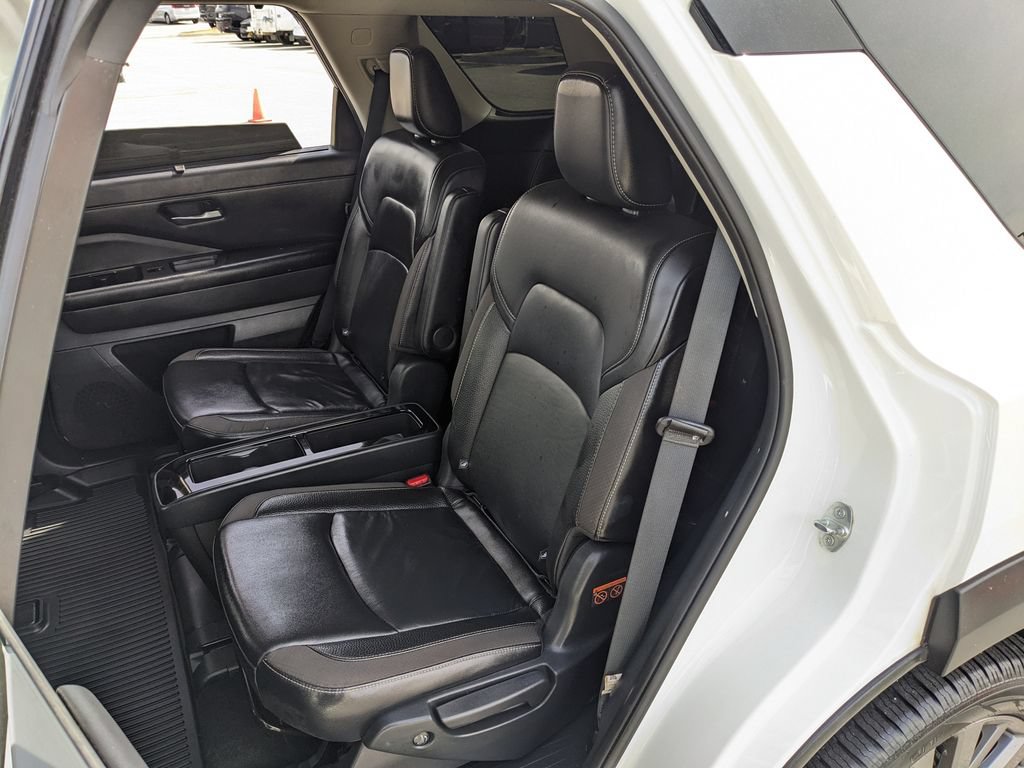 Used 2024 Nissan Pathfinder SL w/ SL Premium Package FWD image 37