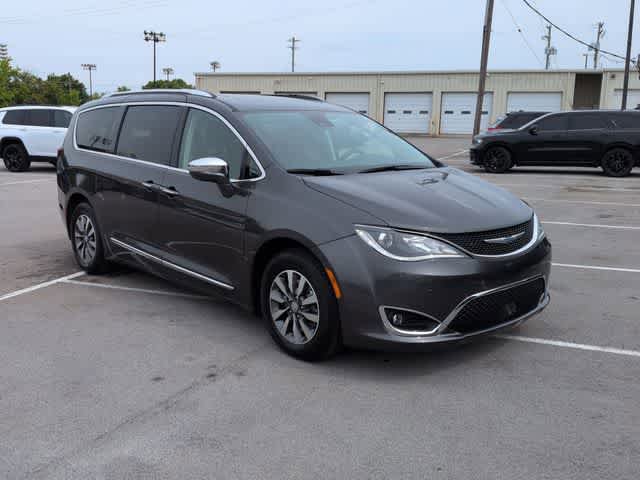 Used 2020 Chrysler Pacifica Limited w/ Advanced Safetytec Group FWD image 2