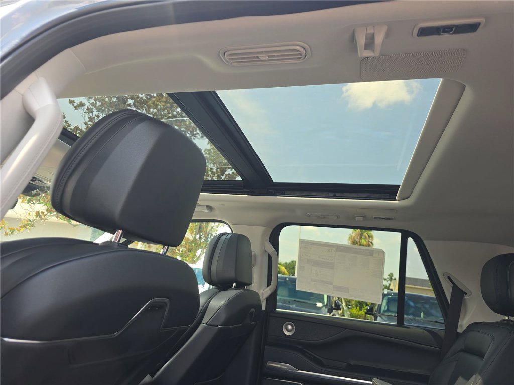 New 2027 Lincoln Navigator Reserve RWD image 26