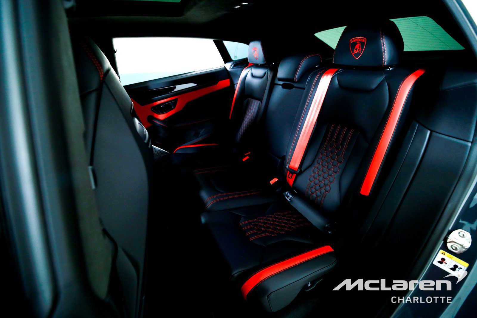 Used 2025 Lamborghini Urus SE AWD/4WD image 18