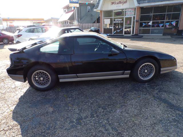 Used 1986 Pontiac Fiero GT image 4