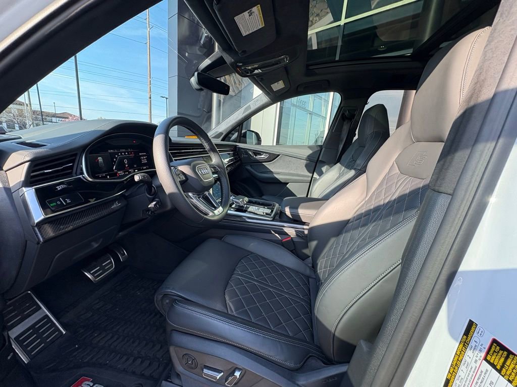 Used 2023 Audi SQ7 Prestige image 11