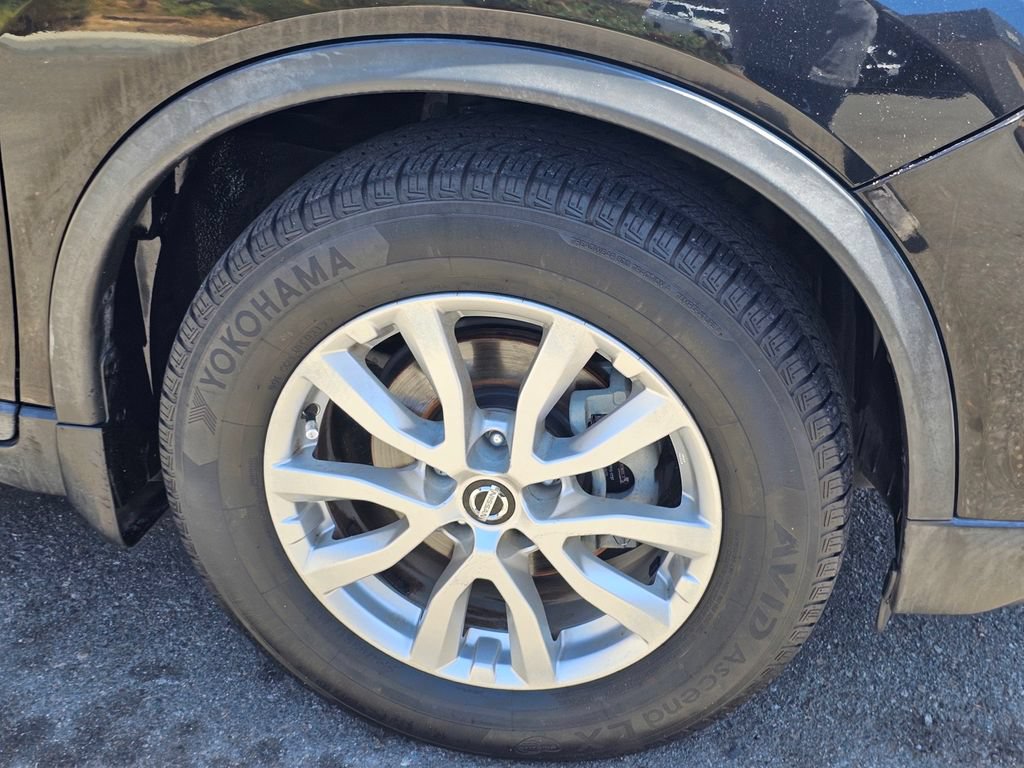 Used 2017 Nissan Rogue SV w/ SV Premium Package FWD image 10