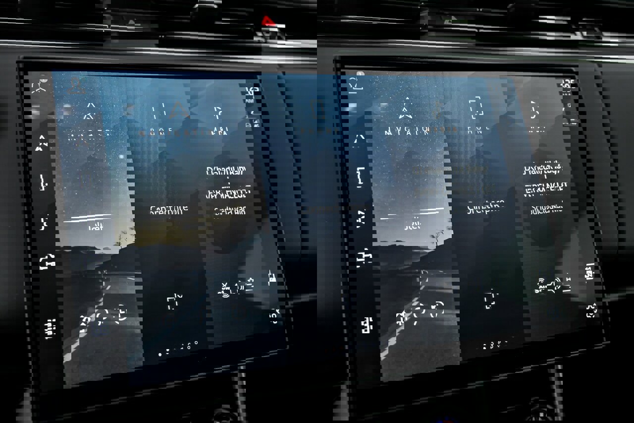 Used 2023 Land Rover Range Rover SV image 32