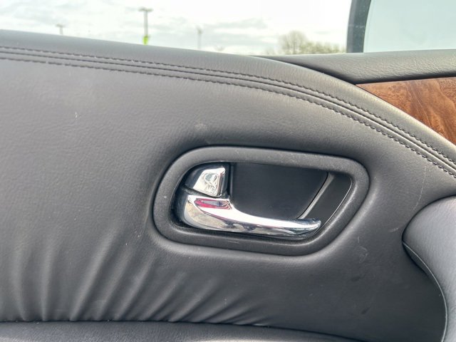 Used 2024 Nissan Armada SL w/ Captain's Chairs Package image 12