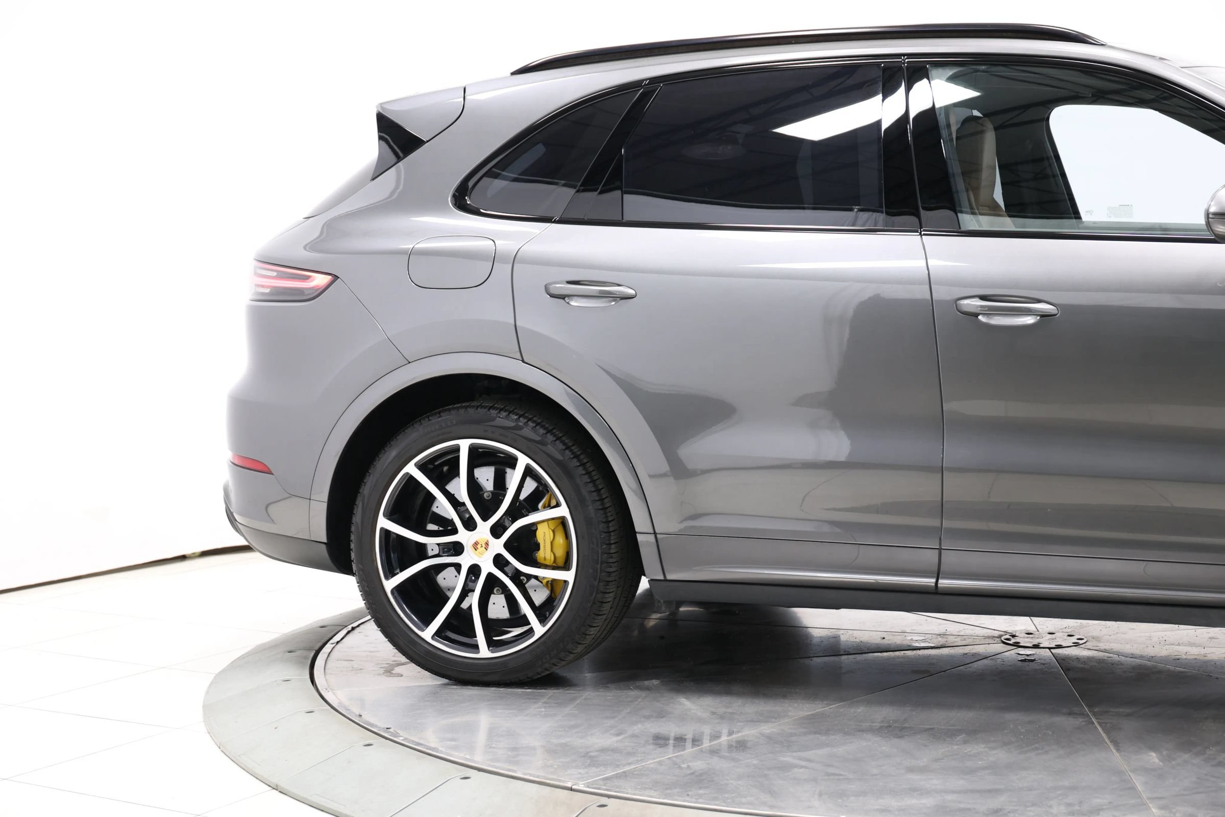 Used 2021 Porsche Cayenne Turbo S AWD/4WD image 87