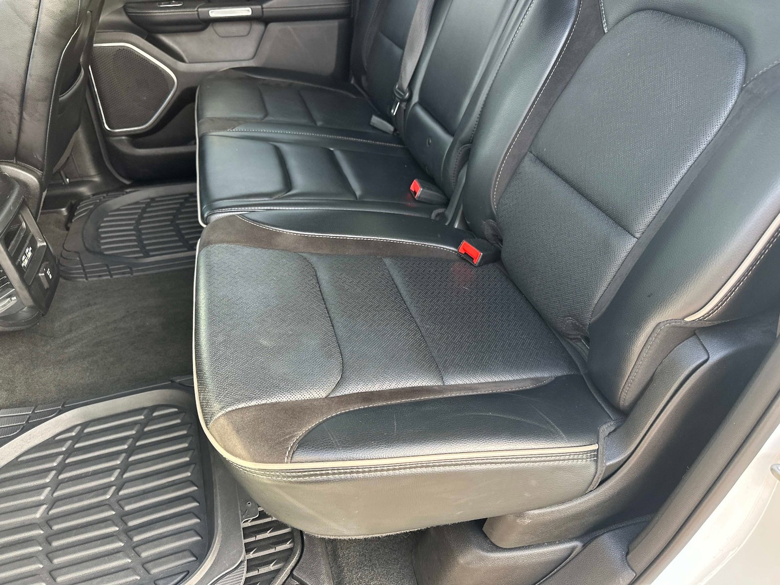 Used 2023 RAM 1500 Laramie image 13