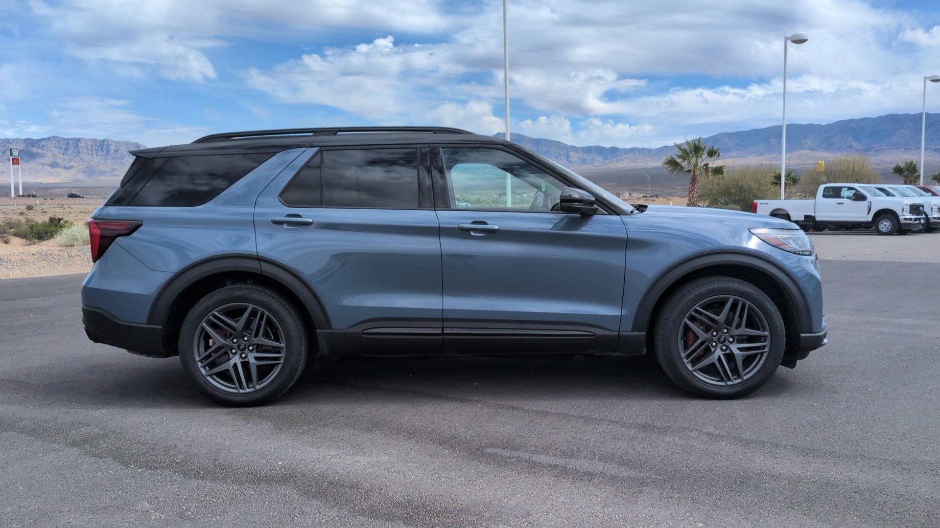 Used 2025 Ford Explorer ST RWD image 2