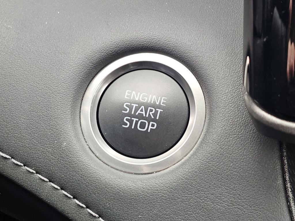 Used 2025 Toyota Highlander Limited image 18