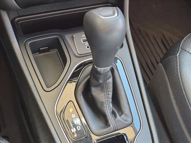 Used 2019 Jeep Cherokee Limited FWD image 12