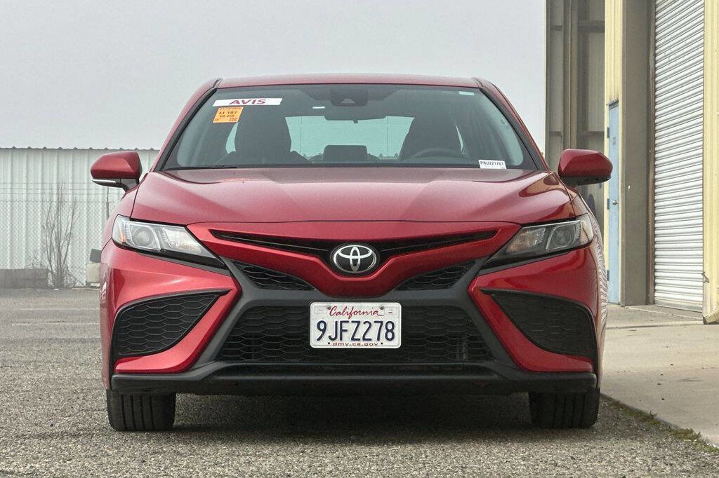 Used 2024 Toyota Camry SE image 9