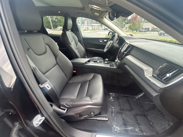 Used 2024 Volvo XC60 B5 Core w/ Protection Package Premier AWD/4WD image 15