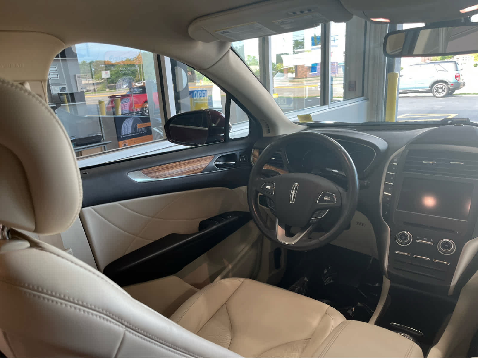 Used 2016 Lincoln MKC Select w/ Select Plus Package AWD/4WD image 13