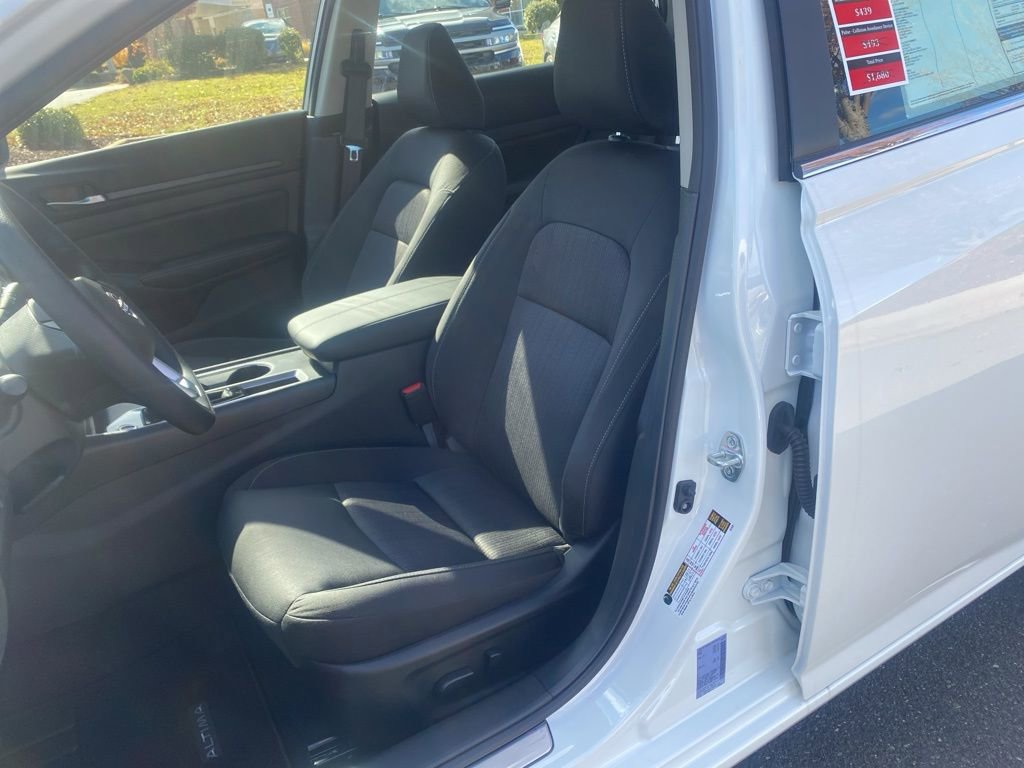 New 2025 Nissan Altima 2.5 SV w/ SV Special Edition Package image 12