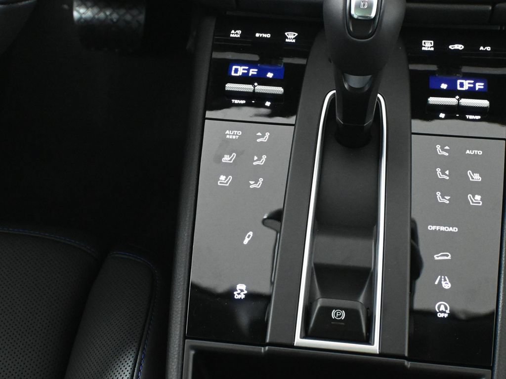 New 2026 Porsche Macan AWD/4WD image 25