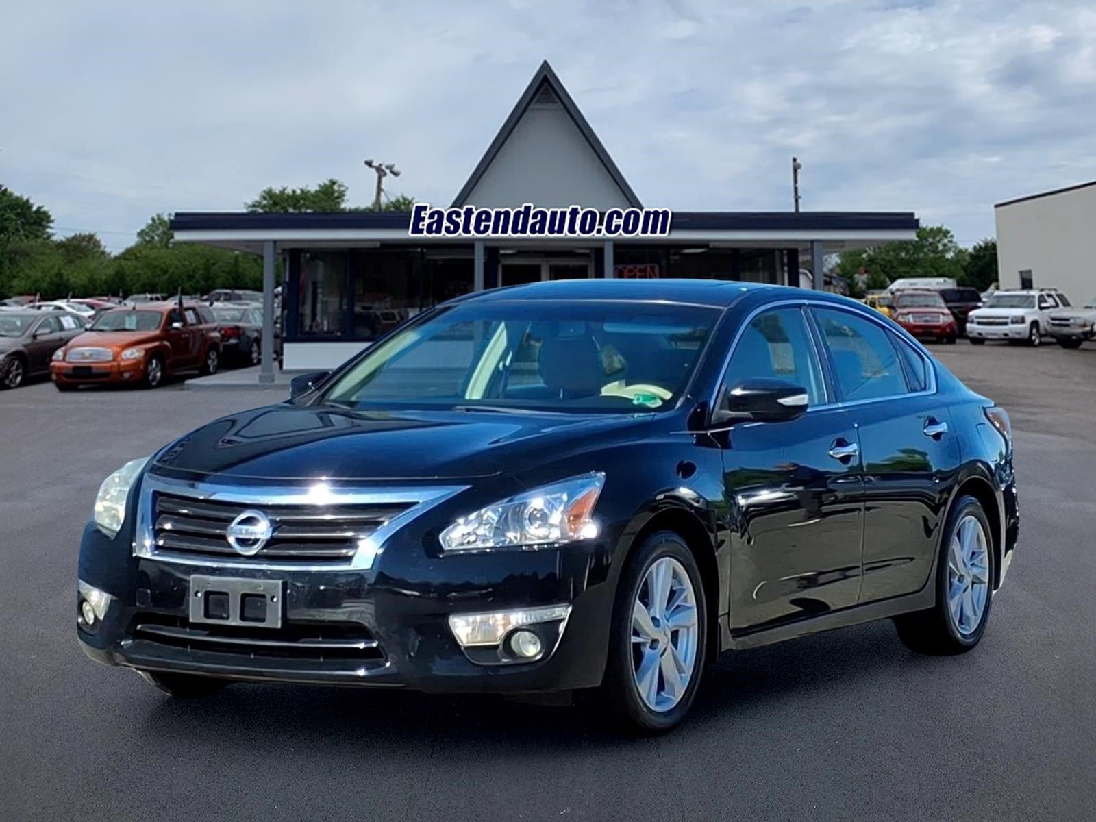 Used 2013 Nissan Altima 2.5 SL w/ Technology Pkg FWD image 1