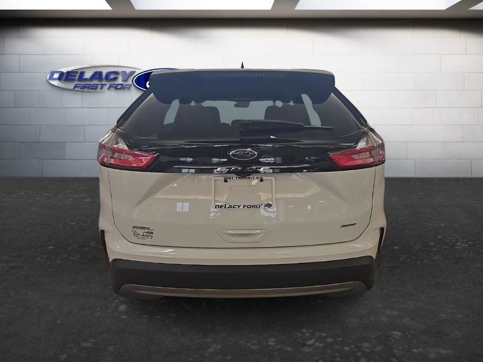Used 2022 Ford Edge SEL w/ Convenience Package image 5
