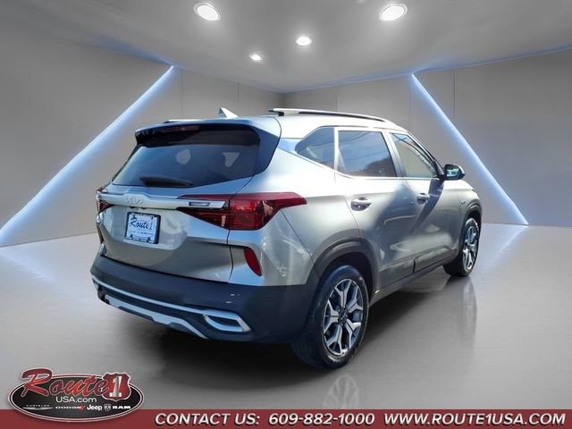 Used 2022 Kia Seltos EX AWD/4WD image 3