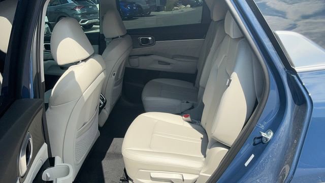 Certified 2025 Kia Sorento SX image 10