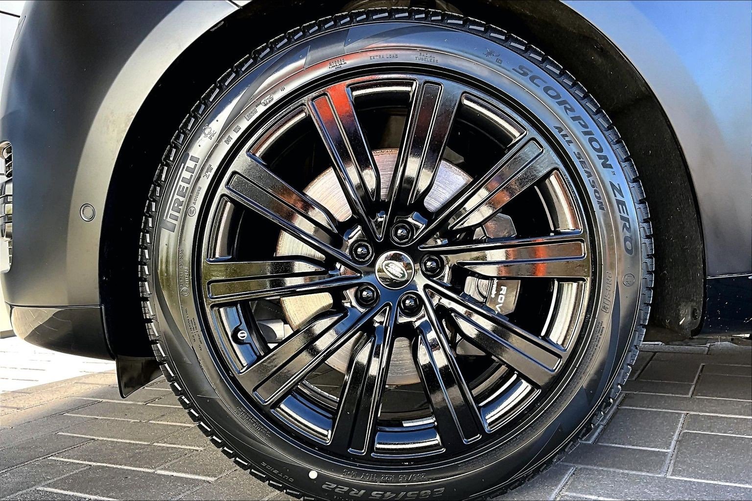 Used 2025 Land Rover Range Rover Autobiography image 8