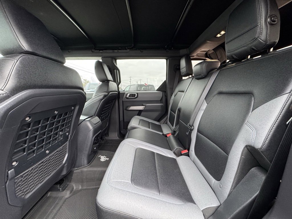 Used 2023 Ford Bronco Black Diamond w/ Sasquatch Package image 11