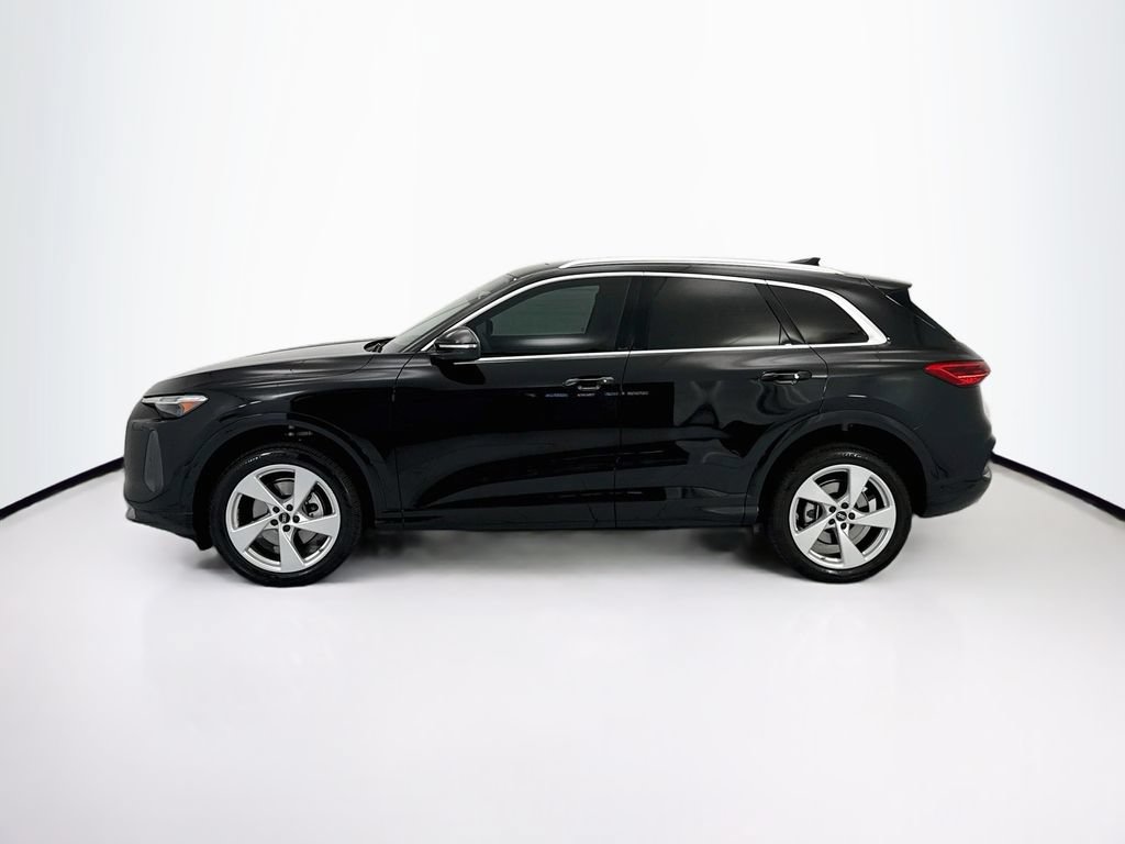 Certified 2025 Audi Q5 Premium w/ Premium Plus AWD/4WD image 8