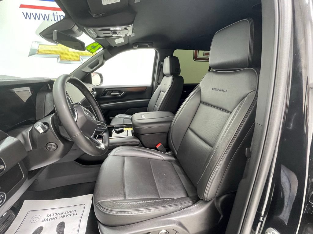 Used 2025 GMC Yukon Denali AWD/4WD image 19